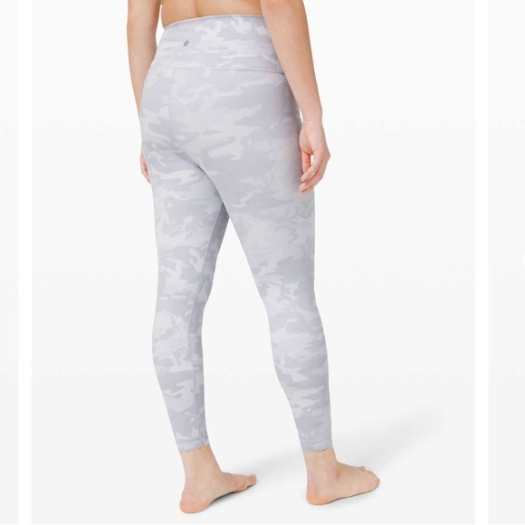 Lululemon Wunder Under High-Rise Tight 25" *Luxtreme
 Camo Alpine White  Sz 8 - Picture 1 of 6